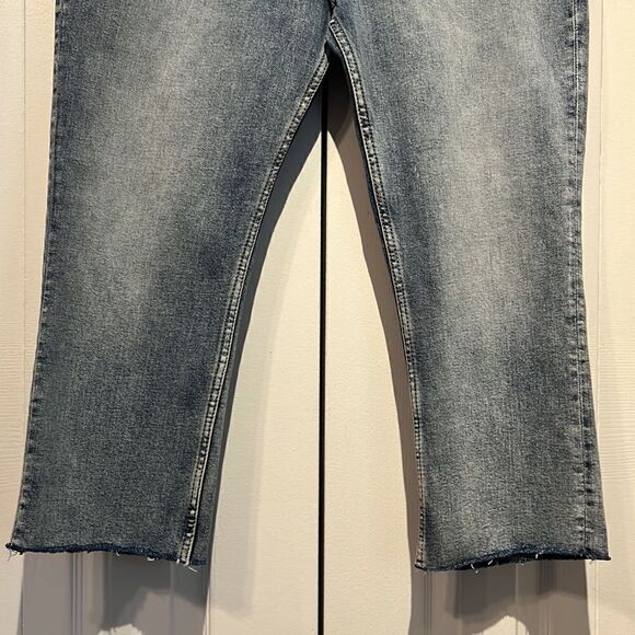 Silver Suki Capri Women’s Light Wash Jeans Size 32 - Picture 4 of 13